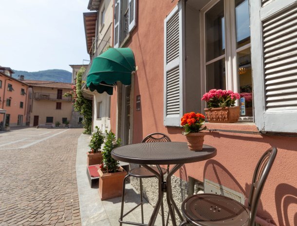 mamma-ciccia-mandello-comomeer-bed-and-breakfast-piazzaroma.jpg