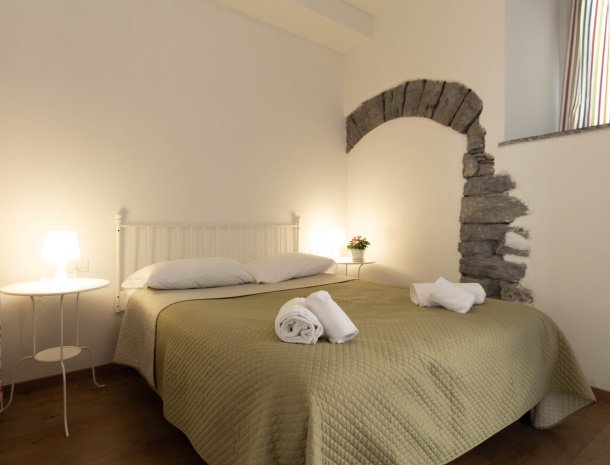 mamma-ciccia-mandello-comomeer-bed-and-breakfast-slaapkamer.jpg
