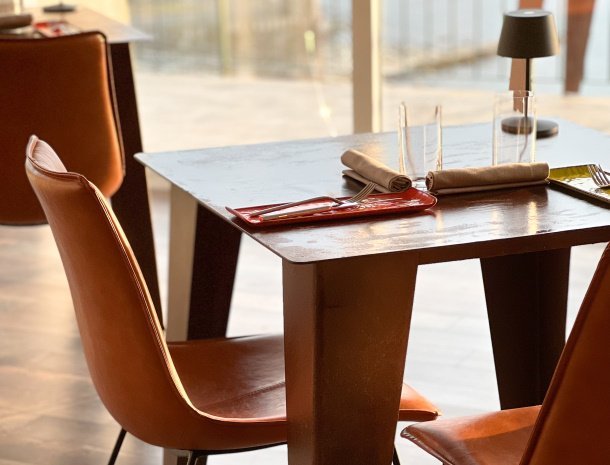 la-dama-del-porto-laveno-lago-maggiore-restaurant-tafel.jpg