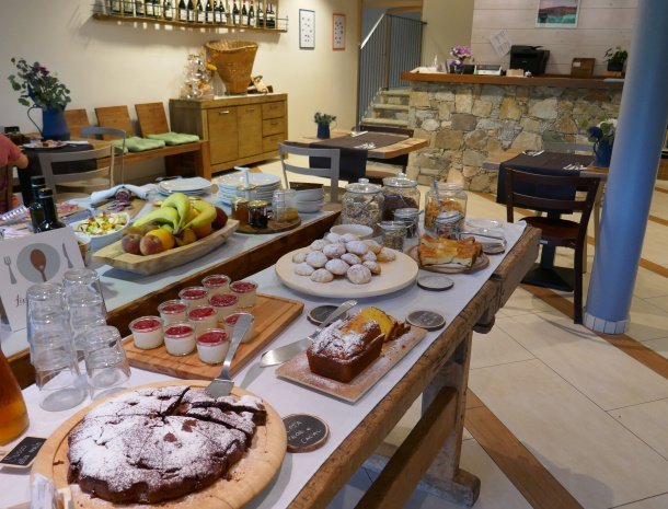 agriturismo-il-cucchiaio-di-legno-ortameer-ontbijtbuffet.jpg