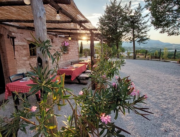 agriturismo-il-castellaro-fabriano-marche-terras-diner.jpg