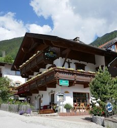 sportpension-elisabeth-neustift-stubaital-bed-and-breakfast.jpg