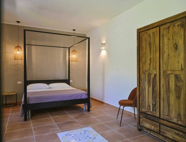 agriturismo-alle-riserve-di-cavagrande-avola-kamer-bed-kast.jpg