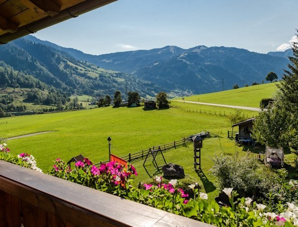 die-unterbergerin-dorfgastein-gasteinertal-salzburgerland-uitzicht-vanaf-balkon.jpg