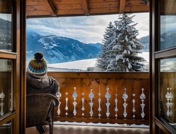 die-unterbergerin-dorfgastein-gasteinertal-salzburgerland-uitzicht-balkon-winter.jpg