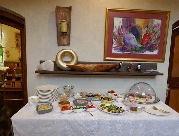 villa-martini-velden-am-worthersee-ontbijtbuffet.jpg