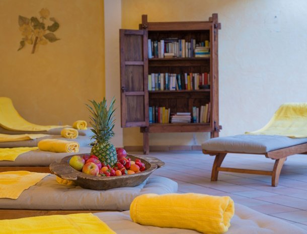 hotel-sonnalm-bad-kleinkichheim-karinthie-wellness-relaxstoelen.jpg