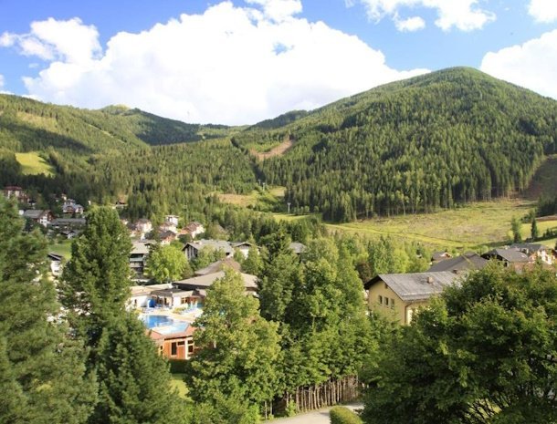 gastehaus-schusser-bad-kleinkirchheim-bed-and-breakfast-karinthie-uitzicht.jpg