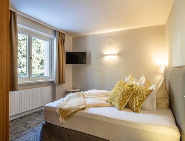 gastehaus-schusser-bad-kleinkirchheim-karinthie-slaapkamer-appartement-priedhof.jpg
