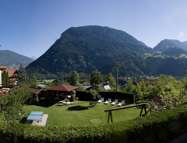 pension-edelweiss-sautens-otztal-tuin.jpg