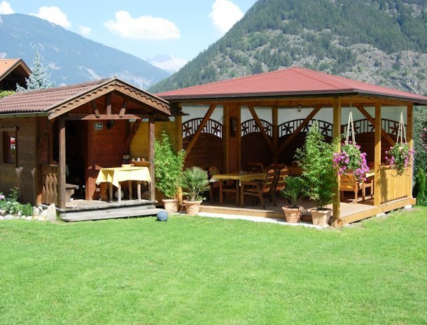 pension-edelweiss-sautens-otztal-tuinhuis.jpg