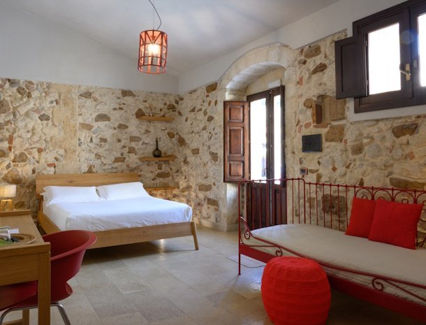 agriturismo-chuisa-di-carlo-avola-sicilie-kamer-extra-bed.jpg