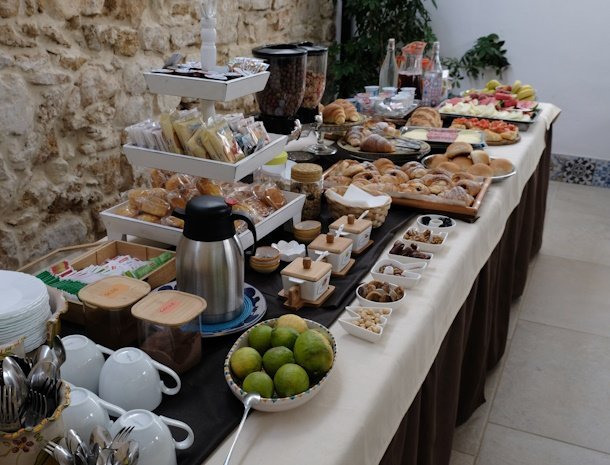 morfeo-bed-and-breakfast-avola-ontbijtbuffet.jpg