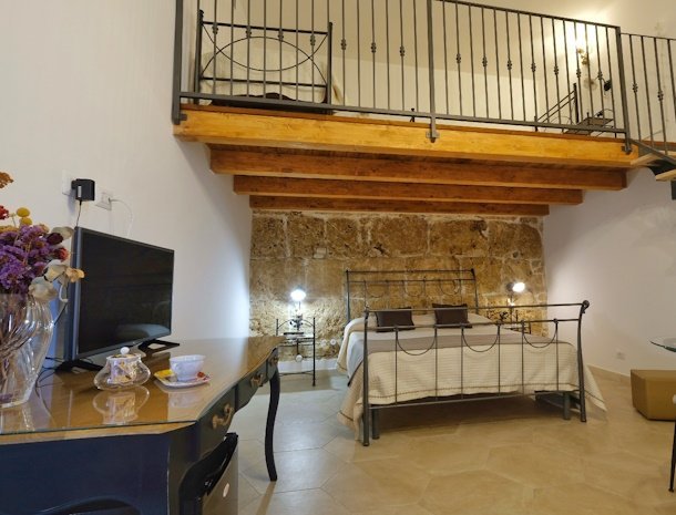 morfeo-bed-and-breakfast-avola-deluxeroom.jpg