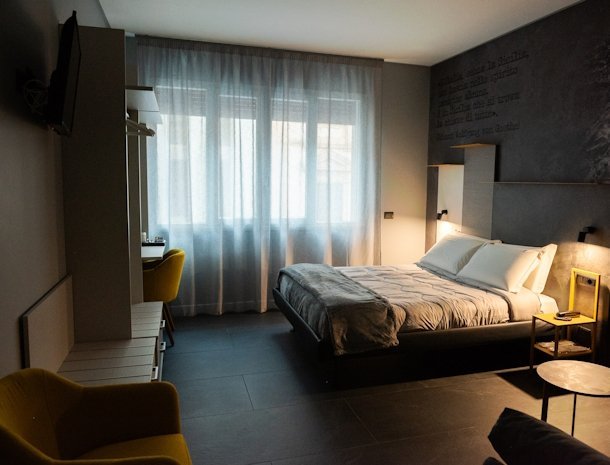 alma-hotel-palermo-slaapkamer-superior-bed.jpg