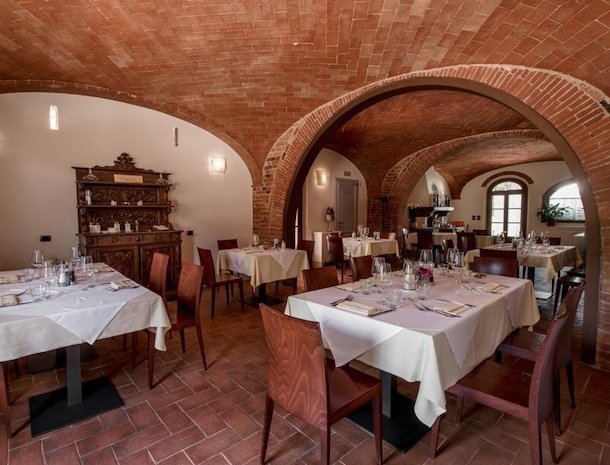 podere-la-rocca-montepulciano-restaurant.jpg