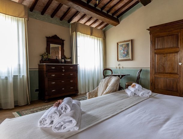 podere-la-rocca-montepulciano-kamer-superior-toscaans.jpg