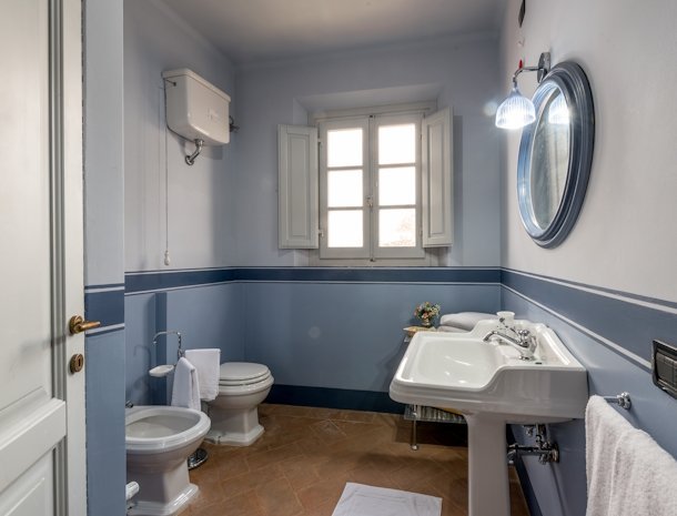 podere-la-rocca-montepulciano-badkamer.jpg