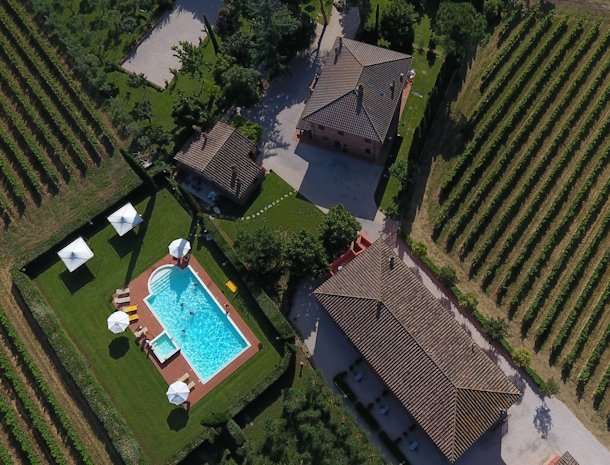 podere-la-rocca-montepulciano-toscane-overzicht.jpg