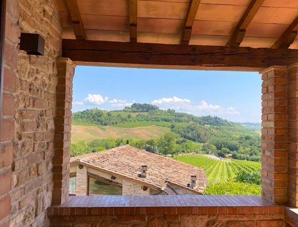 tenuta-sovestro-san-gimignano-doorkijkje.jpg