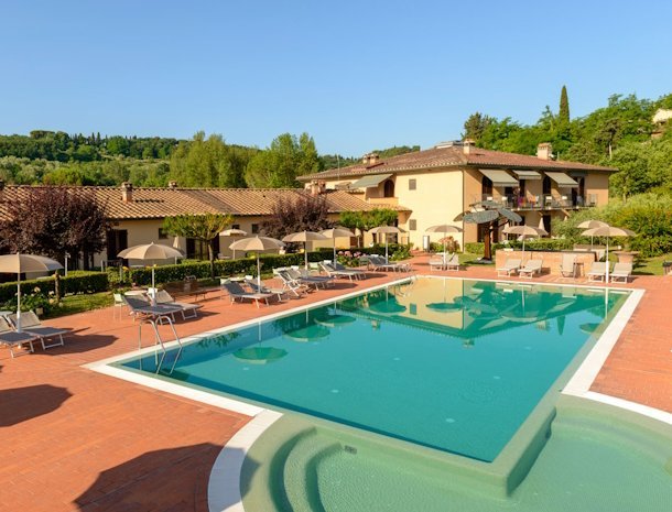 tenuta-sovestro-san-gimignano-grote-zwembad.jpg
