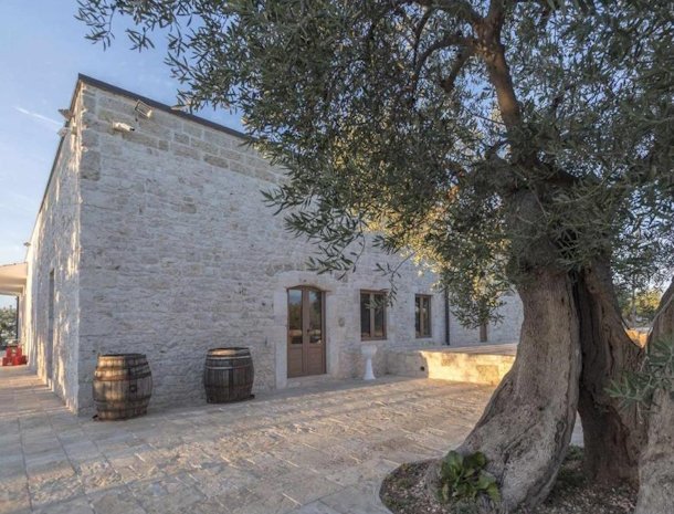 masseria-fanizzi-conversano-puglia-buiten.jpg