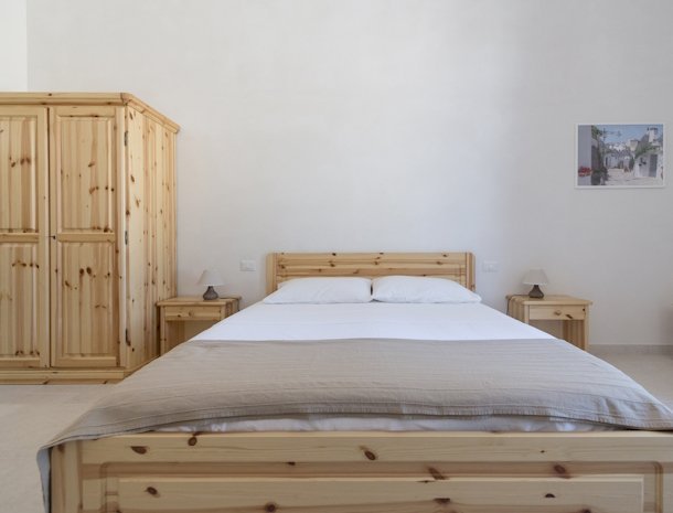masseria-fanizzi-conversano-puglia-slaapkamer-bed.jpg