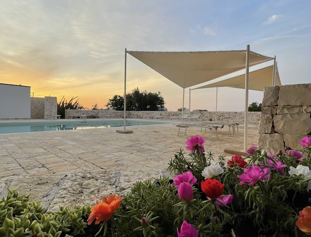 masseria-fanizzi-conversano-puglia-zwembad-zonsondergang.jpg