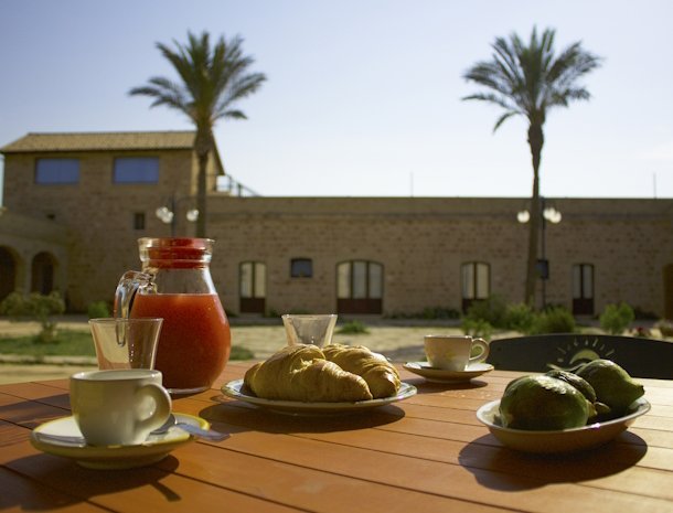 masseria-galatea-alessano-salento-ontbijt.jpg