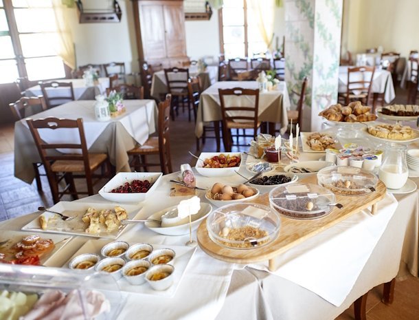 tenute-plaia-scopello-sicilie-ontbijtbuffet.jpg