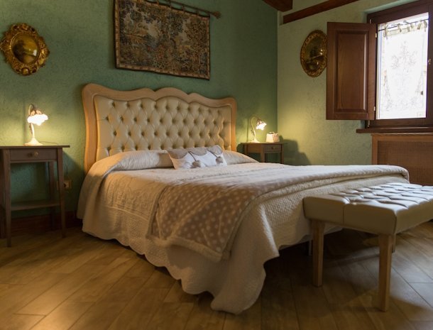 bed-and-breakfast-garden-cactus-agrigento-slaapkamer-groen-bed.jpg