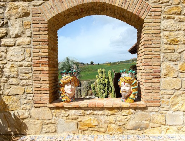 bed-and-breakfast-garden-cactus-agrigento-doorkijkje.jpg