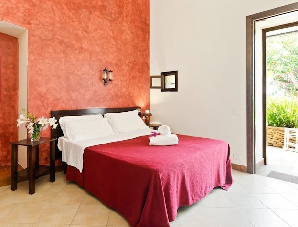 case-di-latomie-castelvetrano-sicilie-slaapkamer-bed.jpg