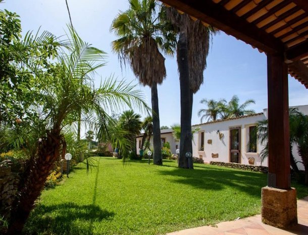 case-di-latomie-castelvetrano-sicilie-kamers-tuin.jpg