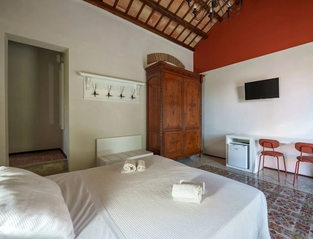 agriturismo-don-carlo-erice-sicilie-kamer-drie-kast.jpg