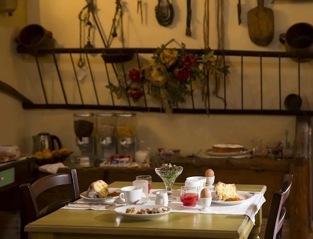 agriturismo-don-carlo-erice-sicilie-ontbijttafel.jpg