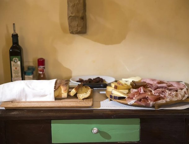 agriturismo-don-carlo-erice-sicilie-ontbijt-brood.jpg