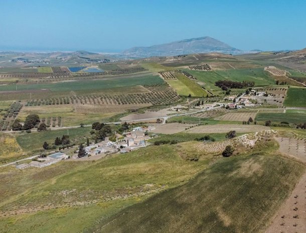 agriturismo-don-carlo-erice-sicilie-overzicht-omgeving.jpg