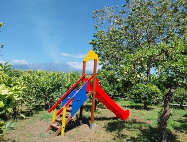 agriturismo-lumia-resort-oost-sicilië-speeltuin.jpg
