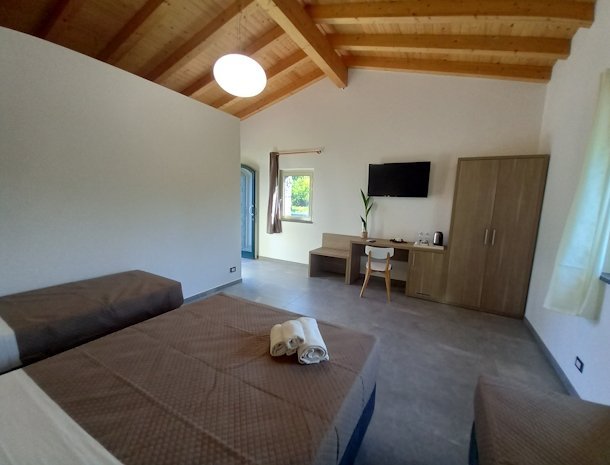 agriturismo-lumia-resort-oost-sicilië-familiekamer.jpg