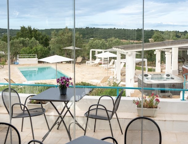 petranima-ostuni-ontbijtruimte-zwembad.jpg