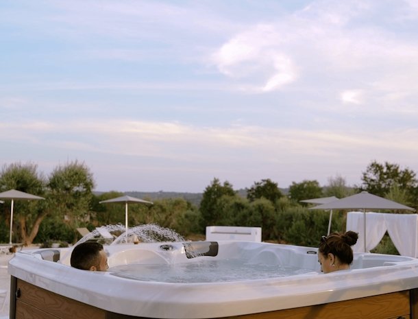 petranima-ostuni-jacuzzi.jpg