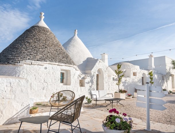 petranima-ostuni-trulli-terras.jpg