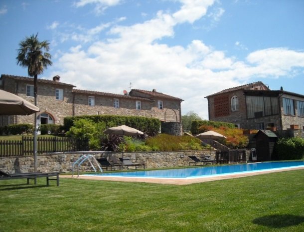 colledibordocheo-lucca-appartement-met-zwembad.jpg