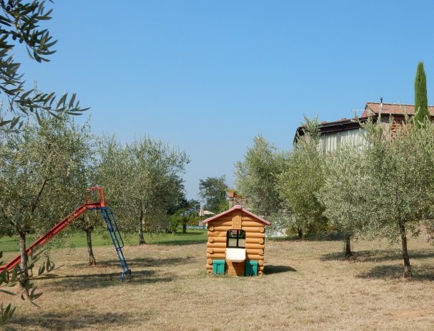 colledibordocheo-lucca-appartement-speeltuin.jpg