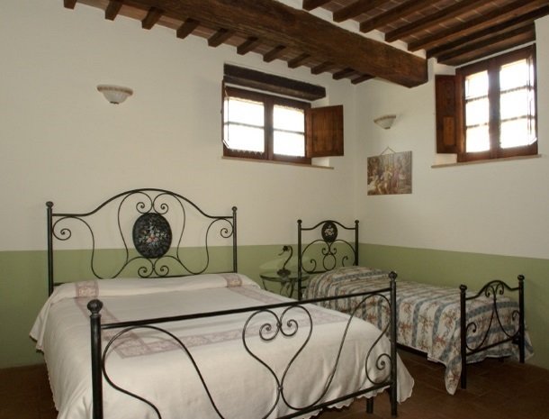 agriturismo-il-felcino-umbrie-appartement-biancospino-kamer.jpg