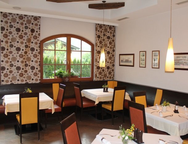 hotel bergzeit-eetzaal2.jpg