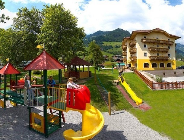 hotel bergzeit-grossarl-speeltuiin.jpg