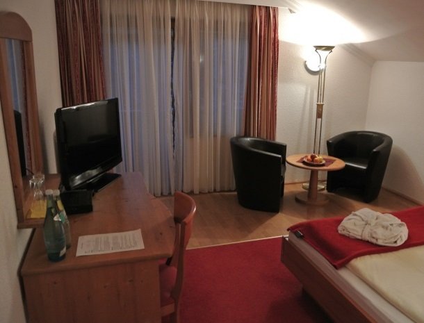 hotel-karntnerhof- presseggersee-slaapkamer.jpg