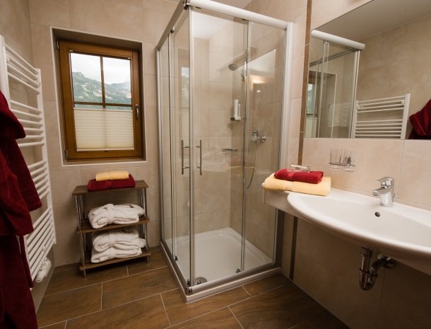 hotel kirchenwirt - badkamer.jpg